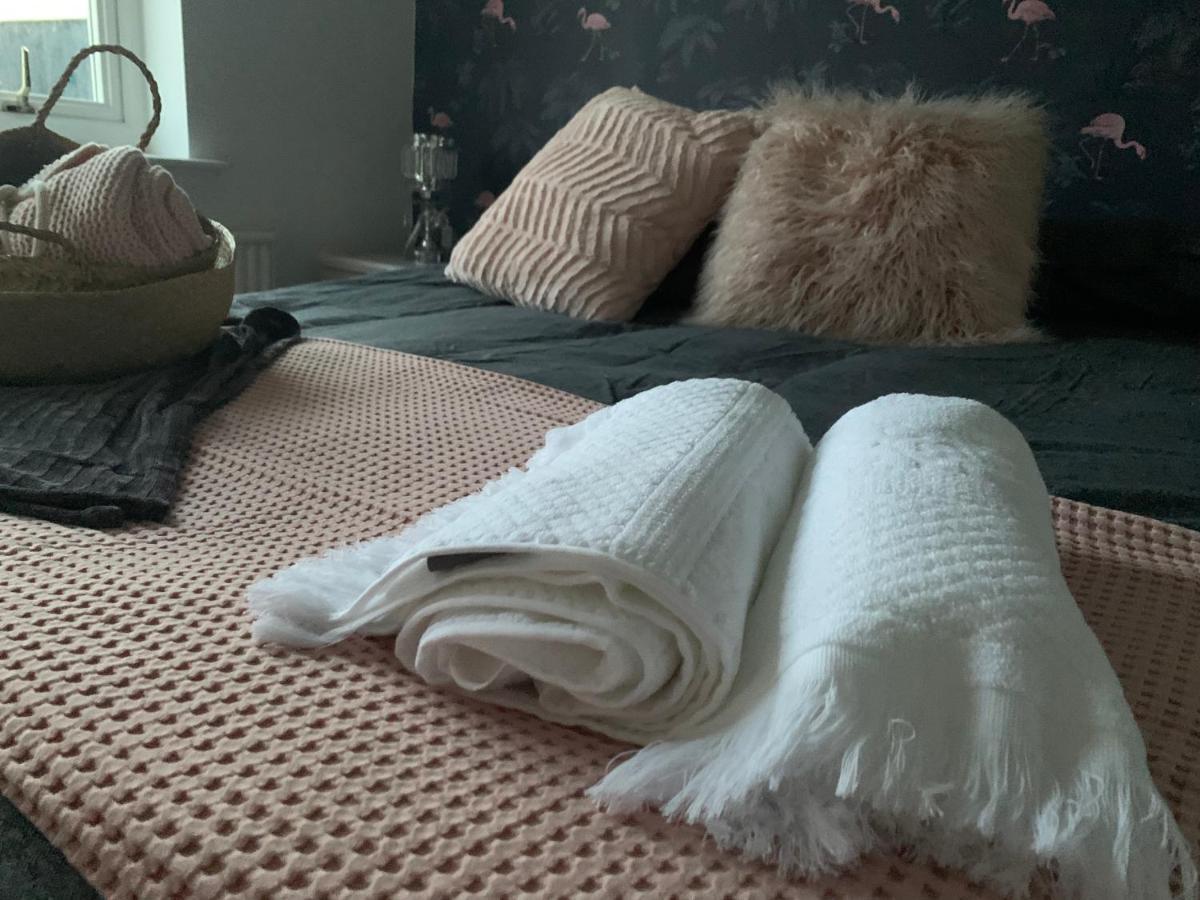 Shore Lodge. 4 Bed Only Mtrs From The Beach. Sleeps 8 * Sutton-on-Sea