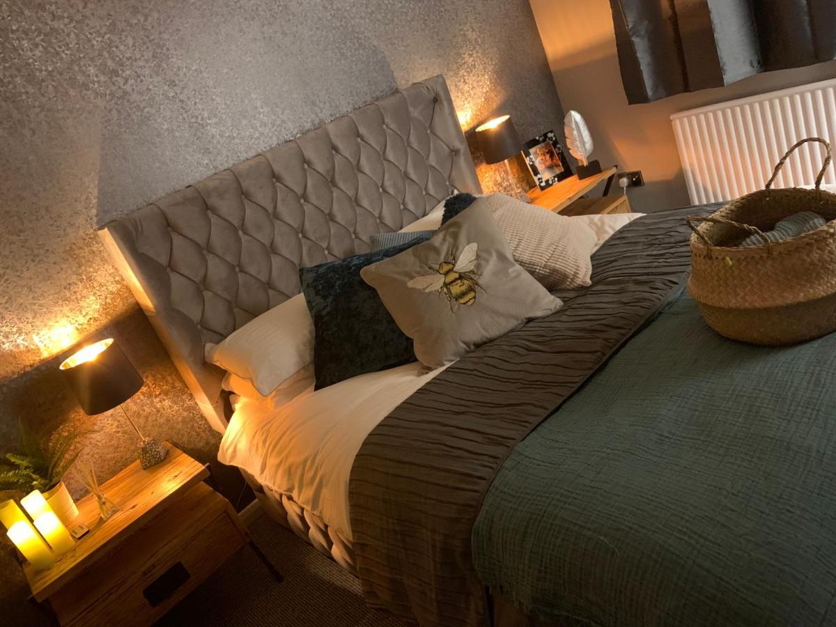 Holiday home Shore Lodge. 4 Bed Only Mtrs From The Beach. Sleeps 8 Sutton-on-Sea
