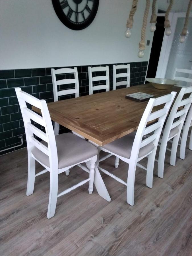 Shore Lodge. 4 Bed Only Mtrs From The Beach. Sleeps 8 *